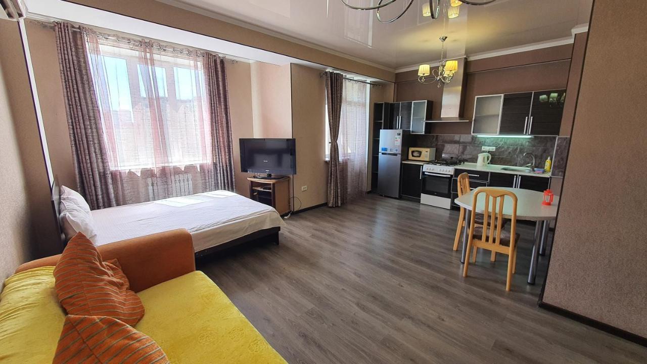 Orange Apartment With Panoramic View บิชเคก ภายนอก รูปภาพ