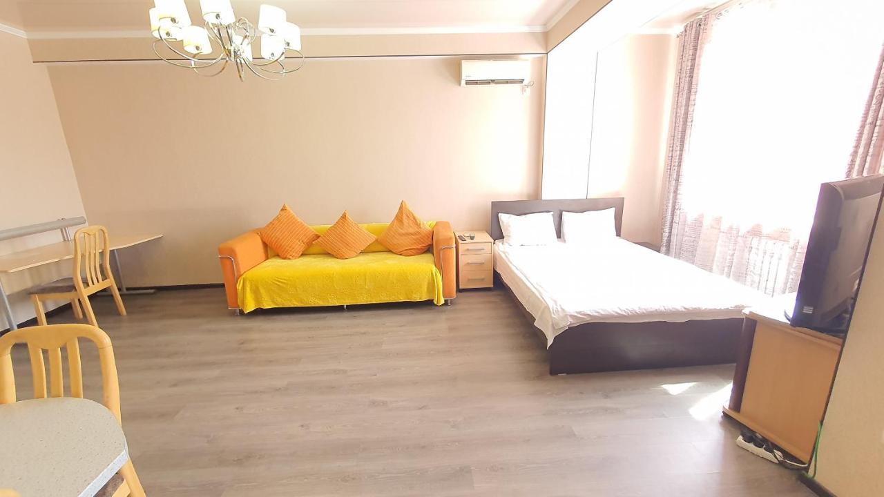 Orange Apartment With Panoramic View บิชเคก ภายนอก รูปภาพ